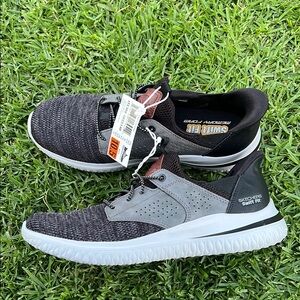 Skechers Hands Free Slip On